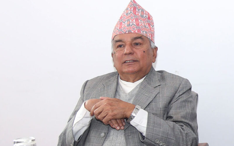 नयाँ सरकार गठनका लागि राष्ट्रपति रामचन्द्र पाैडेलले गरे कानुनविद्‌हरुसँग परामर्श
