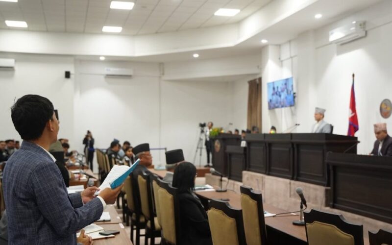 एक महिना बित्न लाग्दा पनि आठ अध्यादेश स्वीकृतिको प्रक्रिया अघि बढेन