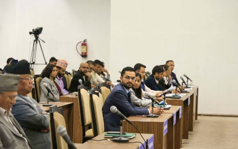 प्रधानमन्त्रीको अभिव्यक्तिविरुद्ध विपक्षीको विरोध, संसद् बैठक स्थगित