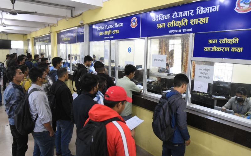 एक महिनामै ७० हजारभन्दा बढी नेपालीले लिए वैदेशिक रोजगारीको श्रम स्वीकृति