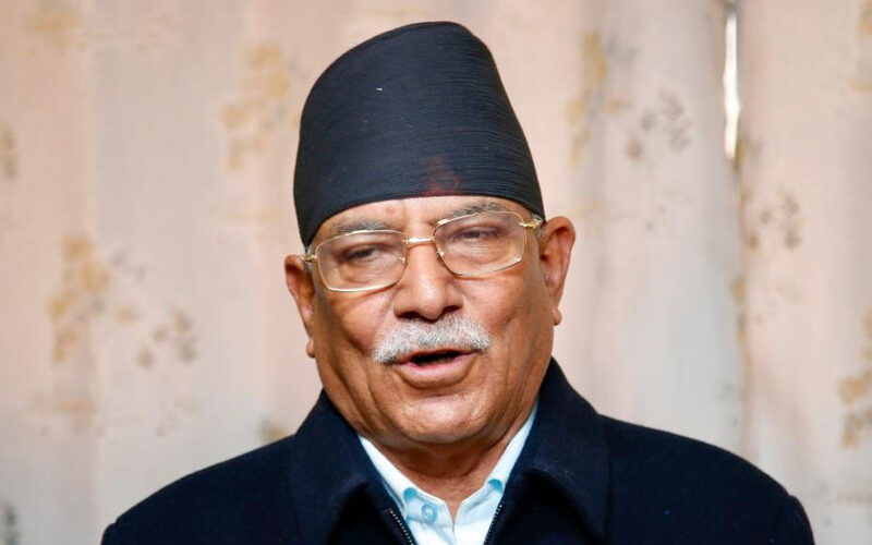 मन्त्रालय र सभामुखमा दाबी गर्दै असन्तुष्ट नेकपा सांसदले भेटे प्रचण्ड