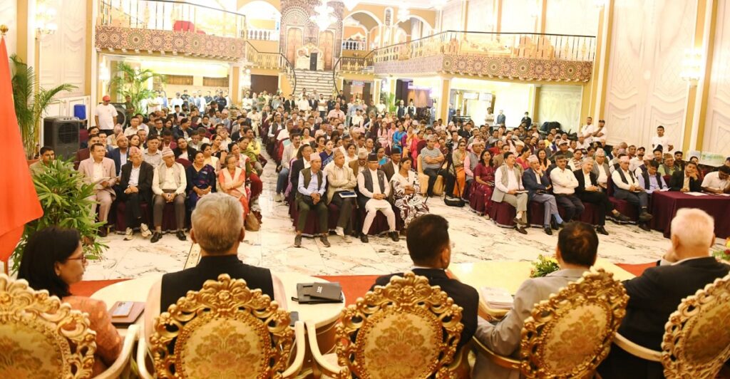एमाले केन्द्रीय कमिटी बैठकमा मोबाइल चलाउन नपाइने