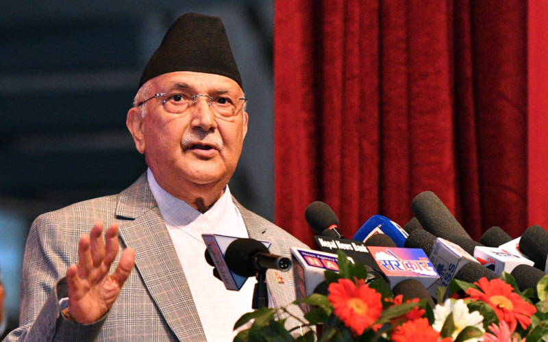 ठगेर खानेहरू प्रवेश गरेकाले ठूला सहकारी संकटग्रस्त बन्न पुगे:  केपी शर्मा ओली