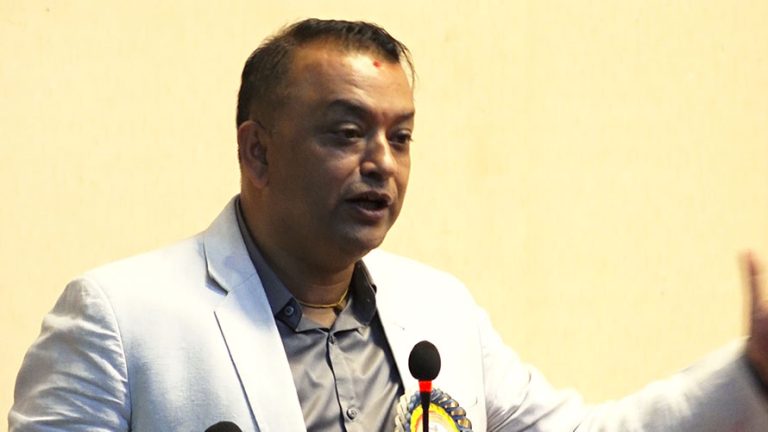 सङ्घीय लोकतान्त्रिक गणतन्त्रात्मक व्यवस्थालाई असर पर्ने गरी संविधान संशोधन हुँदैन: गगन थापा