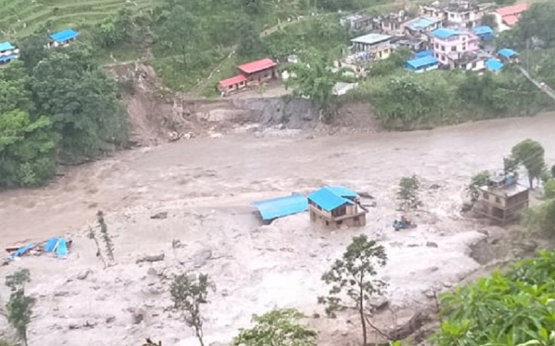 बाढीपहिरोलगायत विपद्मा परी बिहीबार दिउँसोसम्म १ सय २५ जनाको मृत्यु