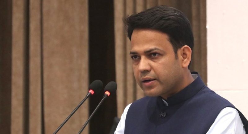 ‘जवाफ प्रधानमन्त्रीबाटै आउनुपर्छ भन्ने परम्परा हुन सक्छ’: आचार्य