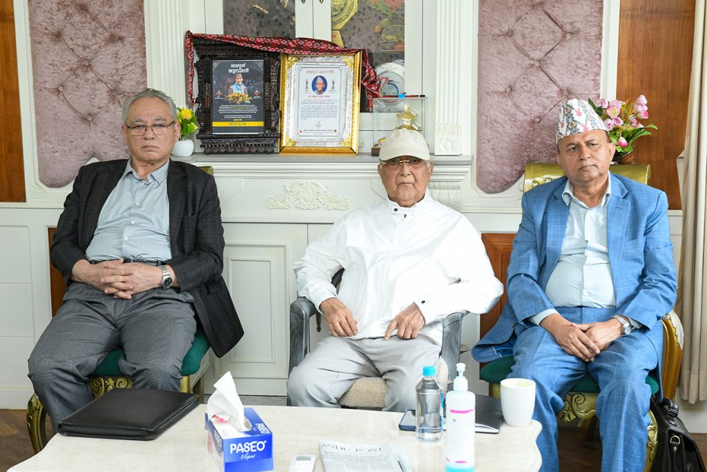 एमाले बैठकमा नेतृत्वबारे बहस जारी