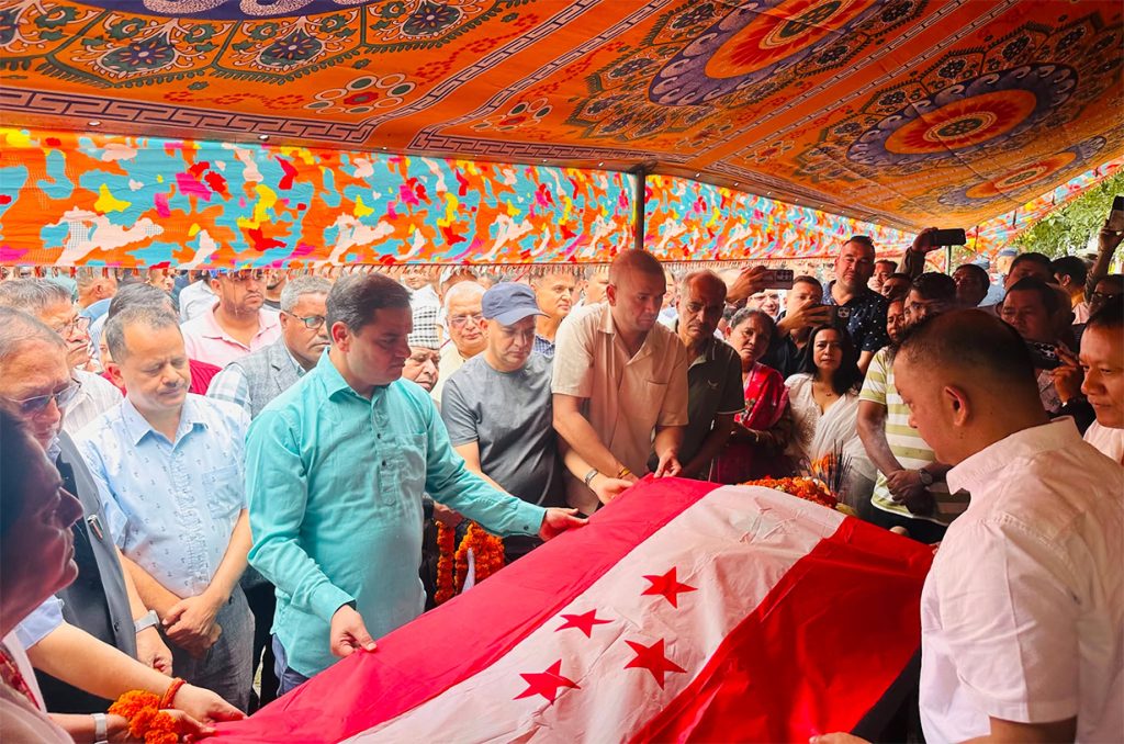कांग्रेसले नेता राजेन्द्र खरेललाई दियो अन्तिम श्रद्धाञ्जली