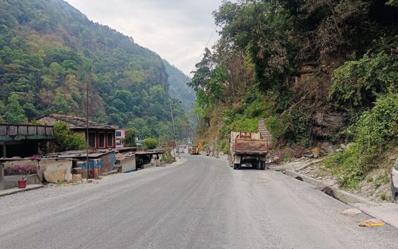 पूर्व-पश्चिम राजमार्गमा यी ठाउँका संरचना १५ दिनभित्र हटाउन निर्देशन